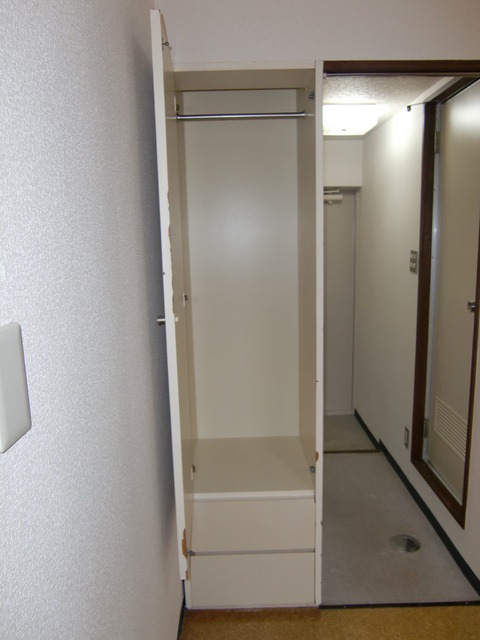 ＪＲ中央線 八王子駅 徒歩10分 5階建 築42年の内装写真