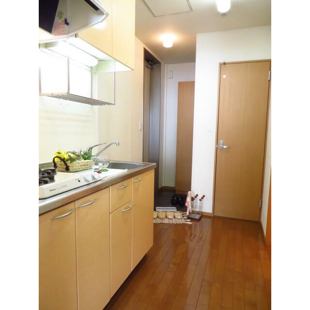 キッチン　モデルルーム（入居時家具・小物等は撤去）
