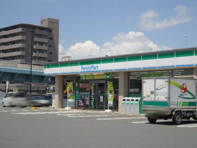 その他　ファミリーマート佐野新都市店（その他）まで519m