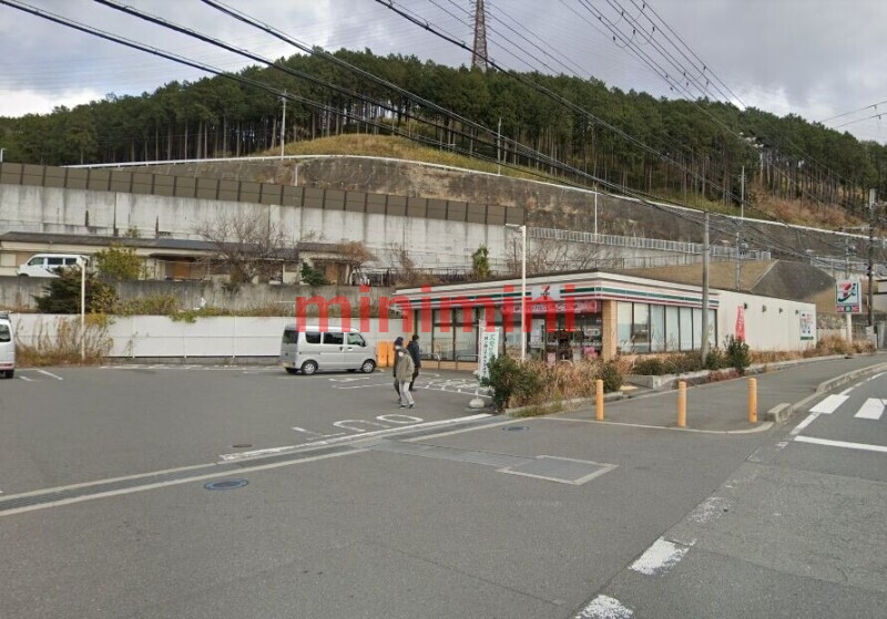 コンビニ　セブンイレブン茨木桑原店（コンビニ）まで2600m