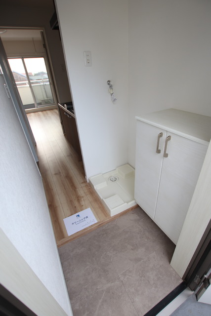 玄関　玄関　下駄箱ございます