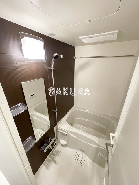 バス・シャワールーム　嬉しい追い焚き・浴室乾燥機付き♪