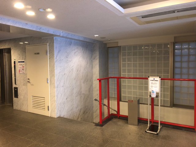 エントランス　エントランス