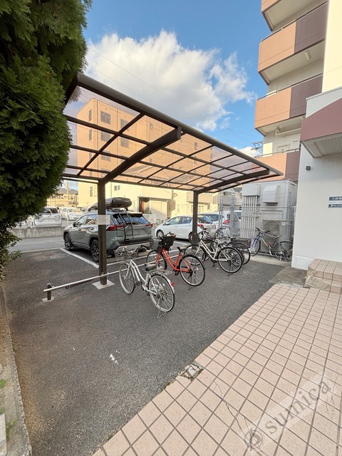 その他共有部分　屋根付き駐輪場が嬉しいです♪♪