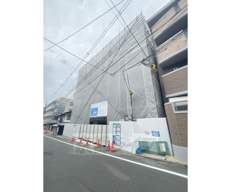 建物外観　・建築中