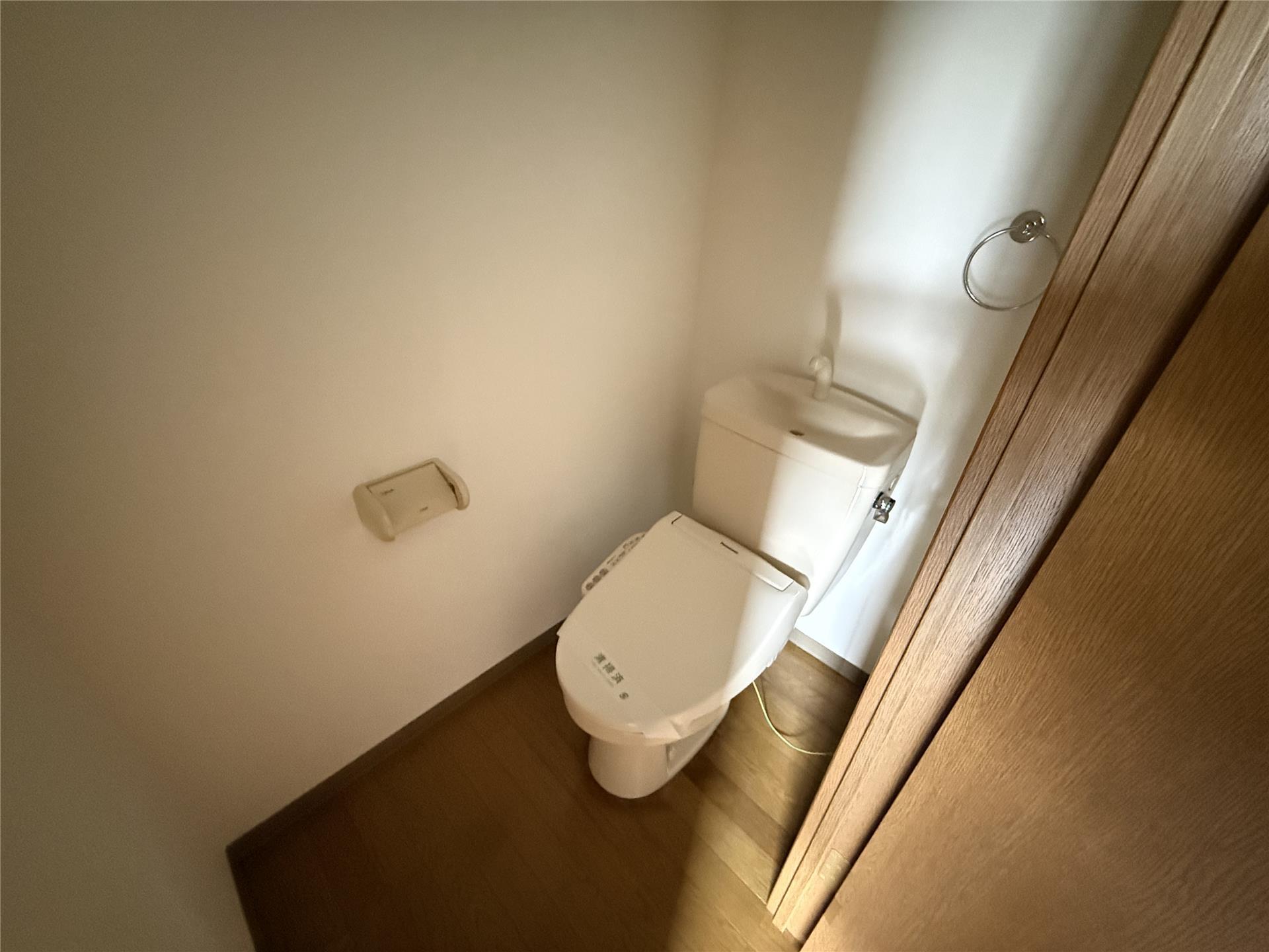 ＪＲ奥羽本線 山形駅 徒歩37分 3階建 築24年のトイレ写真
