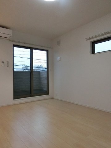 居室・リビング　こちらの居間で趣味の時間をお楽しみください