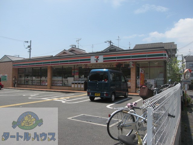 コンビニ　セブンイレブン四條畷塚脇町店（コンビニ）まで224m