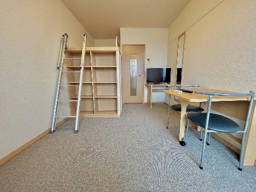 居室・リビング　現状優先。設置は現地と異なる可能性があります。