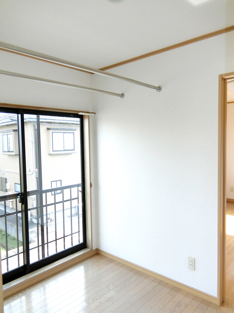 バルコニー　ベランダは有りませんが、物干スペースが有ります。