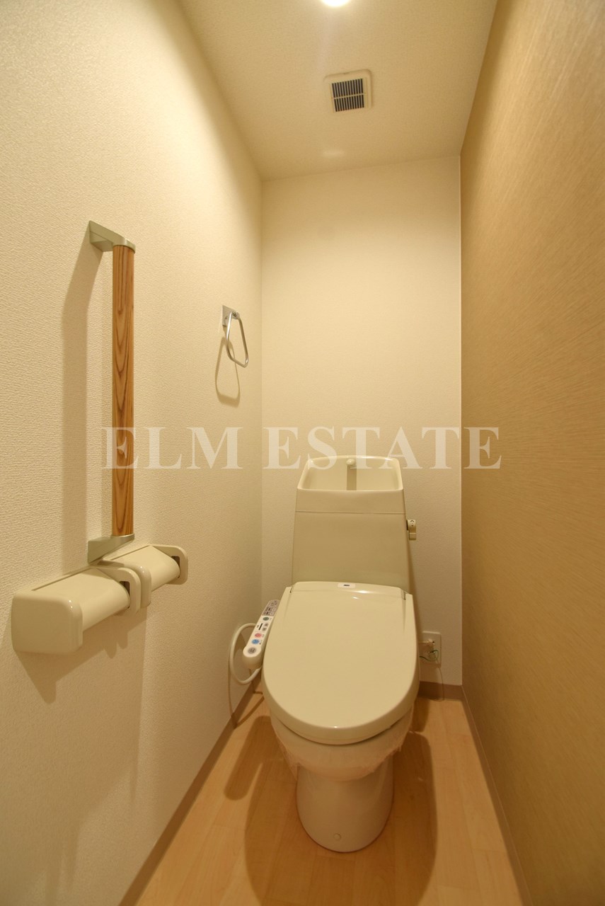 ユニヴァリィ・フラッツのトイレ写真
