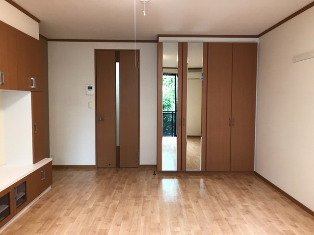 居室・リビング　10.2帖御座いますので広々過ごせますね