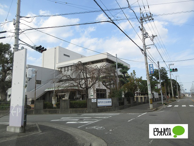 【岡マンションの図書館】