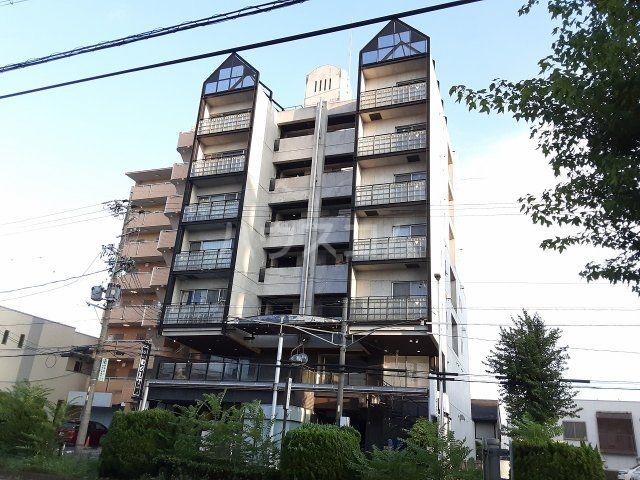 名古屋市瑞穂区彌富通のマンションの建物外観