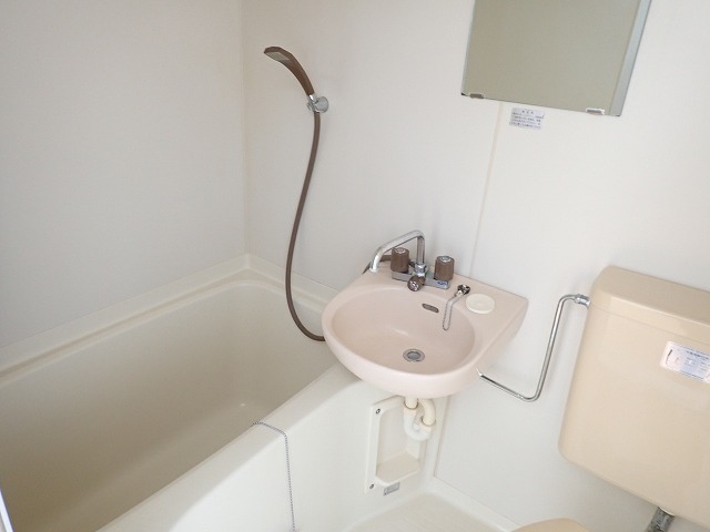 バス・シャワールーム　浴槽