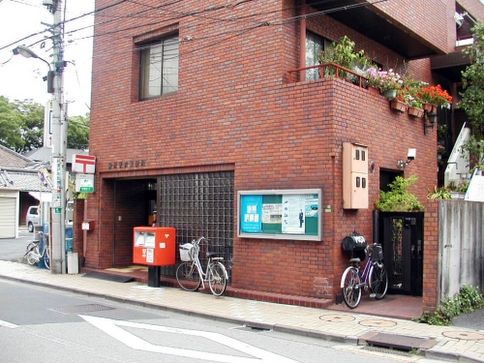 郵便局　足立綾瀬郵便局（郵便局）まで330m