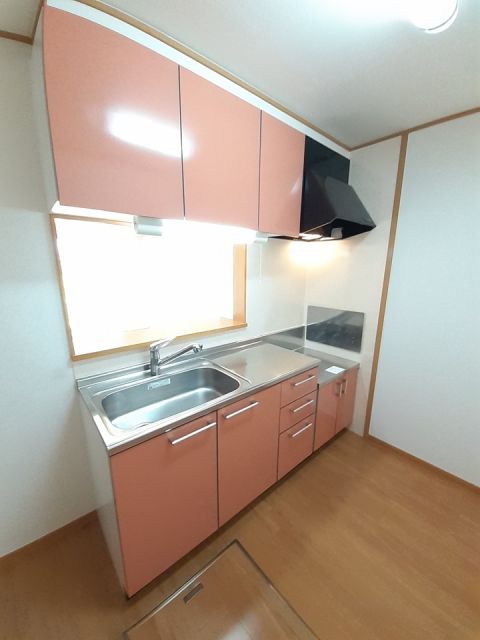 【新居浜市桜木町のアパートのキッチン】