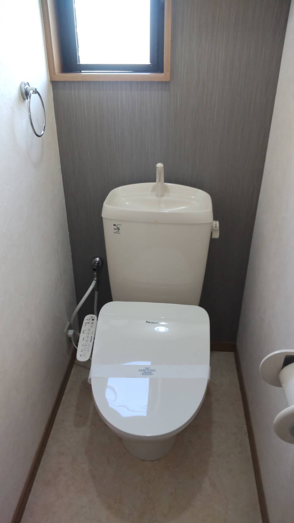 トイレ　温水洗浄便座