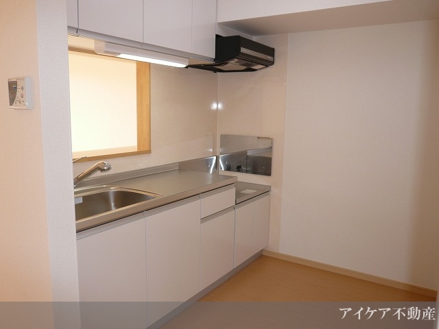 ＪＲ徳島線 石井駅 徒歩14分 2階建 築17年のキッチン写真