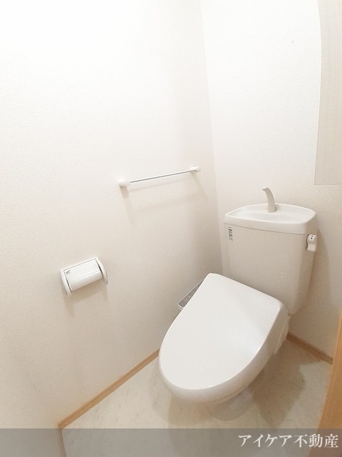 ＪＲ徳島線 石井駅 徒歩14分 2階建 築17年のトイレ写真