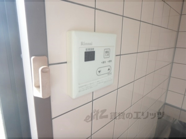 その他設備　給湯器リモコン