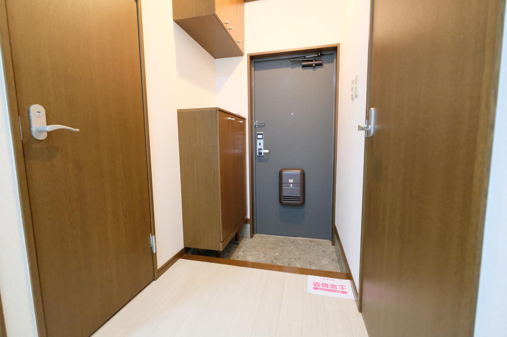 玄関　写真は別室です