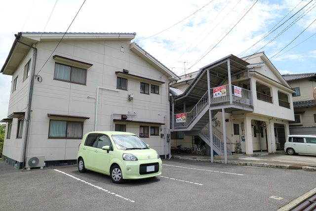 【滝澤コーポの建物外観】