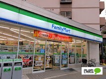 コンビニ　ファミリーマート江戸堀三丁目店（コンビニ）まで101m