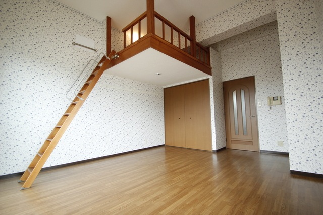 居室・リビング　写真は別号室のものです。