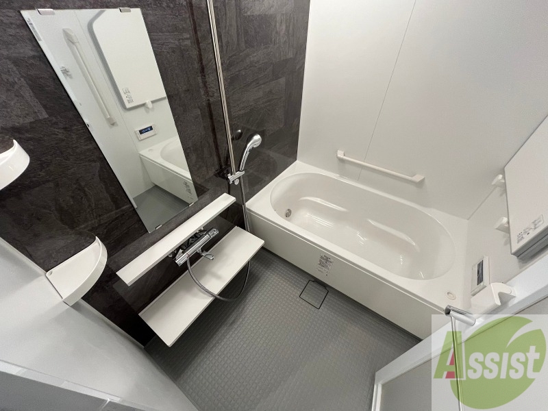 バス・シャワールーム　追い炊き機能付きでいつでも温かいお風呂に入れますね。