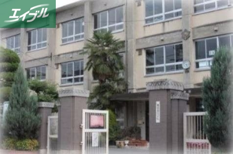 小学校　岡山市立鹿田小学校（小学校）まで494m