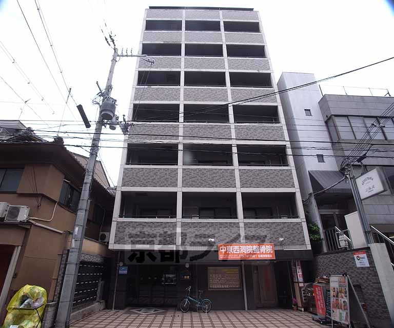 京都市中京区池須町のマンションの建物外観