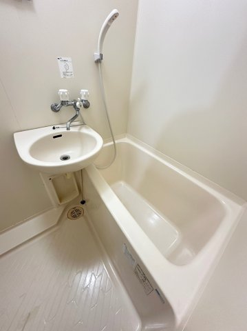 バス・シャワールーム　詳細は、RISUMO江坂本店までお問合せください♪