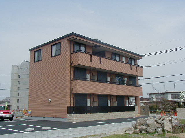 加古川市加古川町篠原町のマンションの建物外観