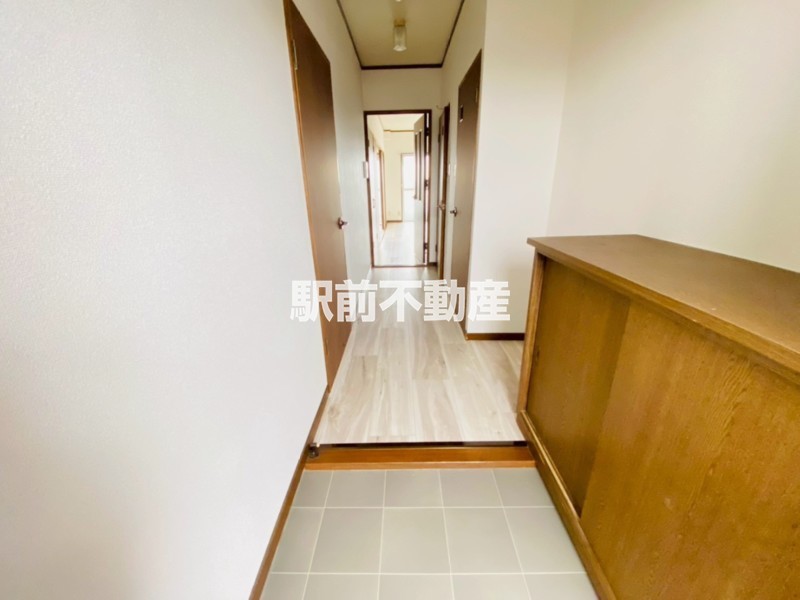 玄関　シューズボックスあります