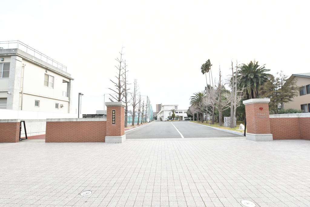 中学校　徳島市立富田中学校（中学校）まで1007m