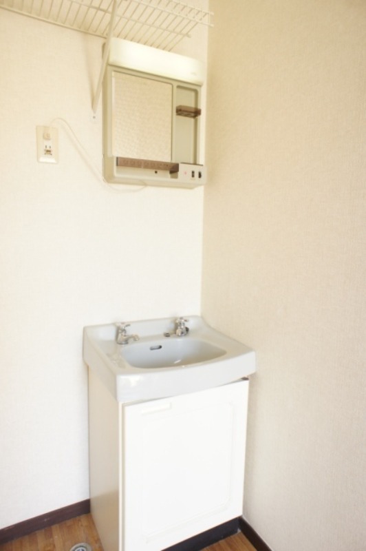 洗面設備　図面と現状が相違がある場合には現状を優先