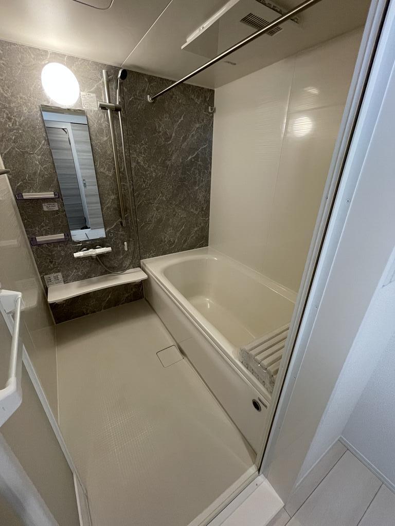 バス・シャワールーム　追い炊き機能付きユニットバス