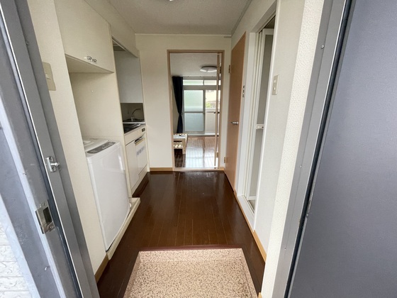 玄関　※別部屋の写真です