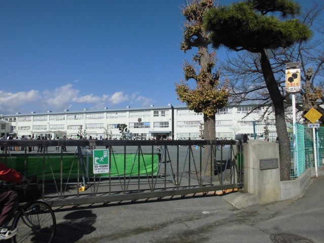 小学校　茅ヶ崎市立松林小学校（小学校）まで1021m