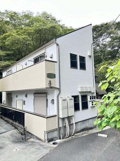 八王子市高尾町のアパートの建物外観