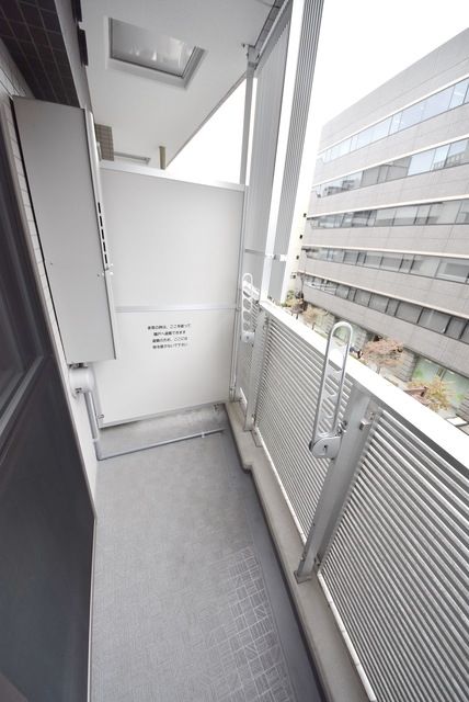 【中央区日本橋箱崎町のマンションのバルコニー】