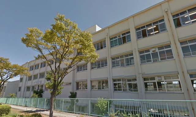 【神戸市須磨区桜木町のマンションの中学校】