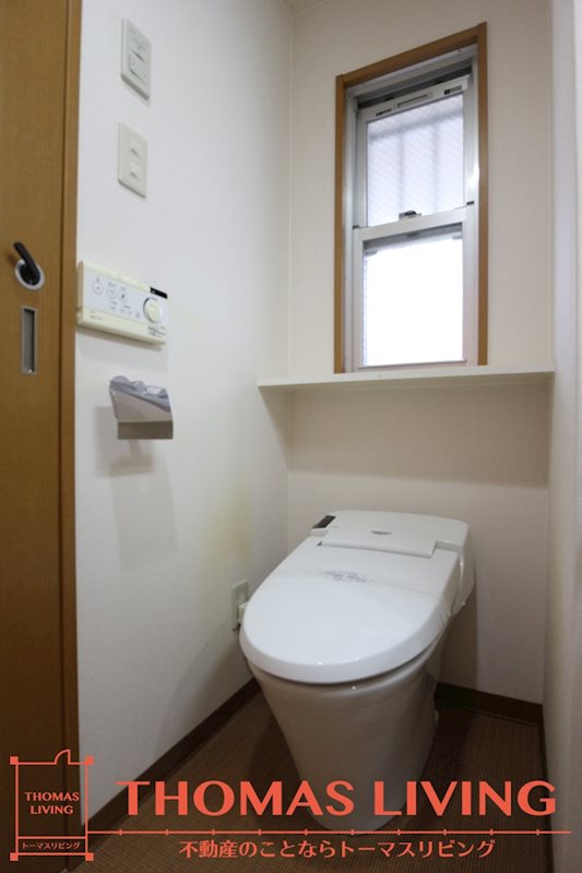 トイレ　ウォシュレット付です。