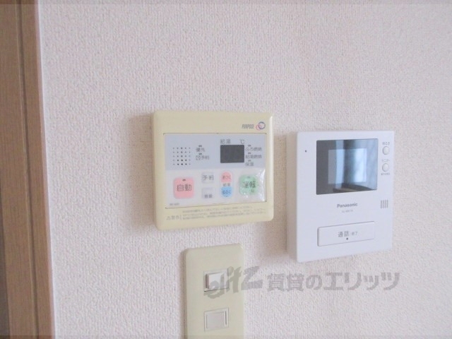その他設備　給湯器リモコン