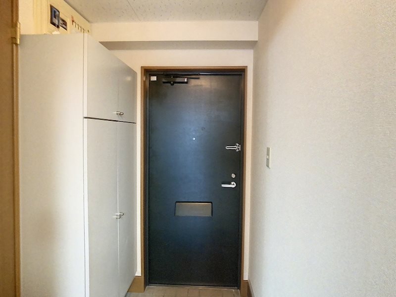 玄関　大型シューズボックス完備。