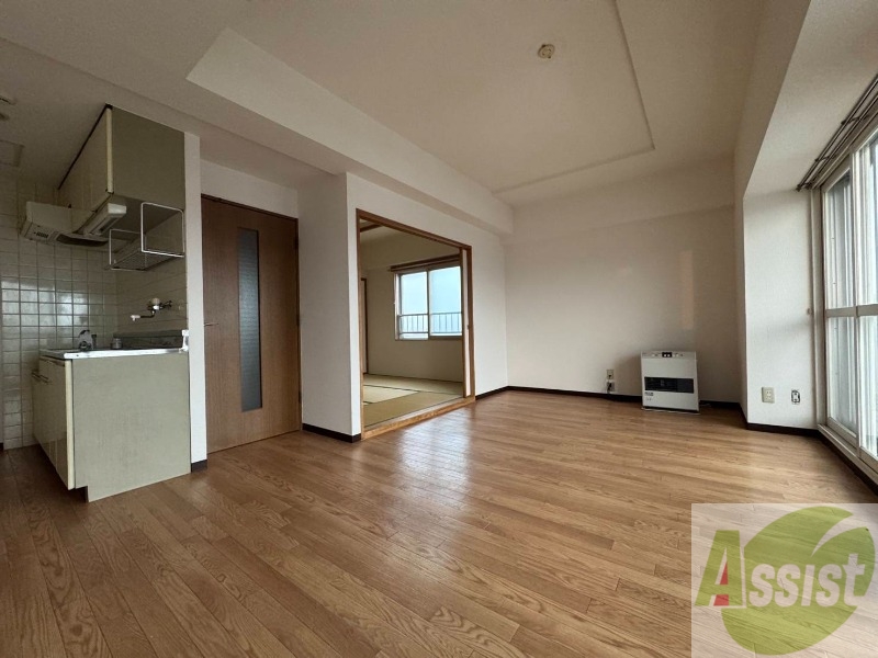 居室・リビング　広くてキレイなお部屋が広がっていて、充実した生活が送れそう。