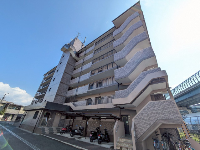 エスペランサ門真南の建物外観