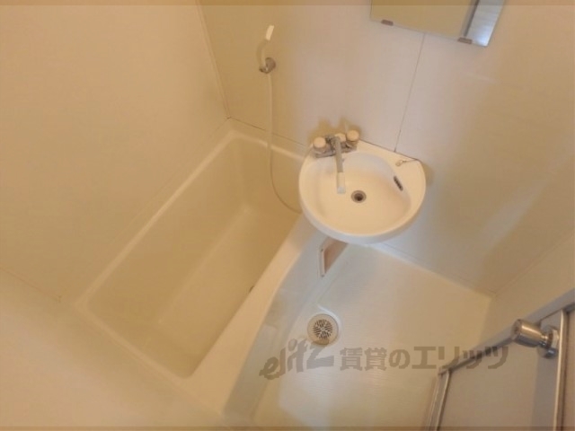 バス・シャワールーム　バス