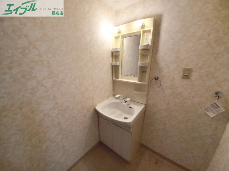 洗面設備　洗面所同タイプ部屋写真です。